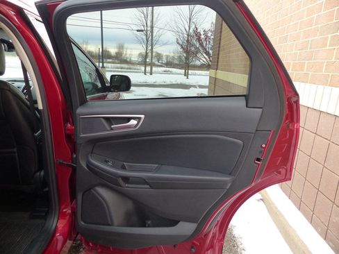 Used 2020 Ford Edge SEL w/ Convenience Package image 40