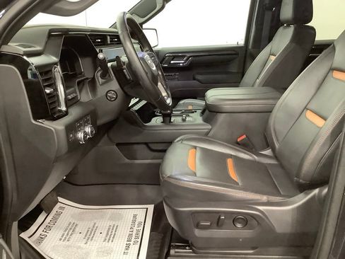 Used 2023 GMC Sierra 1500 AT4 w/ Technology Package AWD/4WD image 11