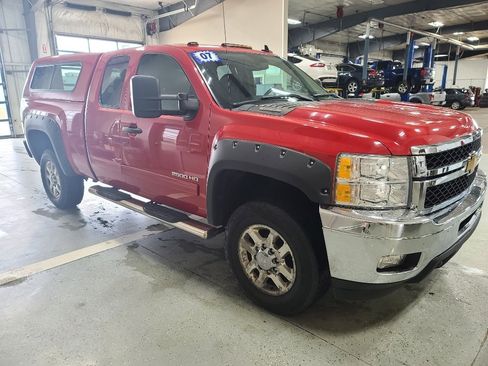 Used 2013 Chevrolet Silverado 2500 LT w/ Interior Plus Package AWD/4WD image 4