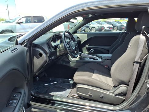 Used 2022 Dodge Challenger GT AWD/4WD image 10