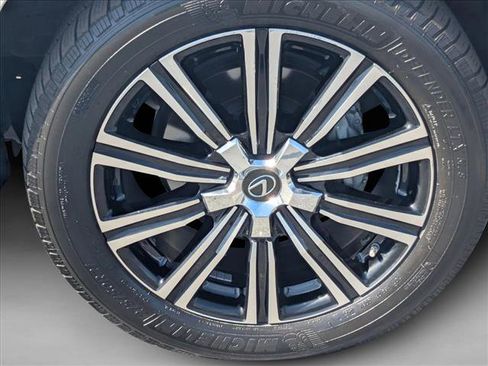 Used 2020 Lexus LX 570 4WD w/ Luxury Package image 24