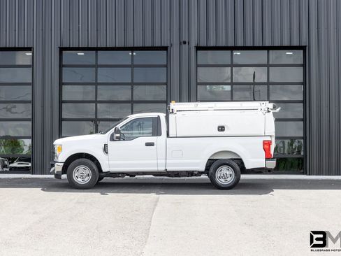 Used 2017 Ford F250 XL w/ Power Equipment Group RWD image 1
