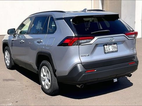 Used 2020 Toyota RAV4 LE FWD image 10