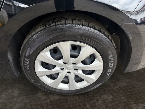 Used 2023 Toyota Corolla LE image 34