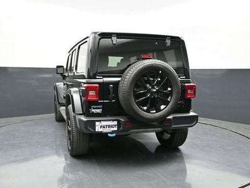 Used 2022 Jeep Wrangler Unlimited Sahara w/ Cold Weather Group AWD/4WD image 2
