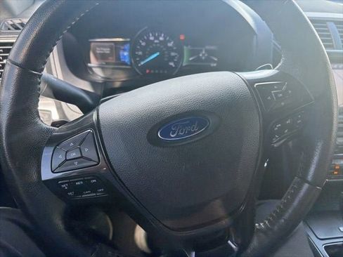 Used 2016 Ford Explorer XLT w/ Equipment Group 202A image 21