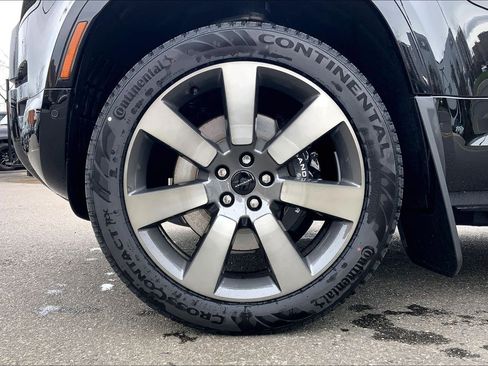 New 2026 Land Rover Defender 130 V8 image 11