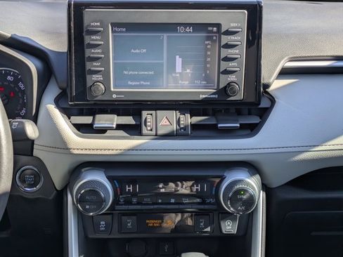 Used 2021 Toyota RAV4 XLE Premium image 19