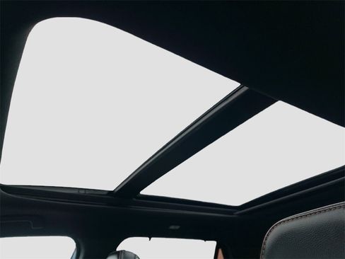 Used 2025 Honda Pilot TrailSport image 21