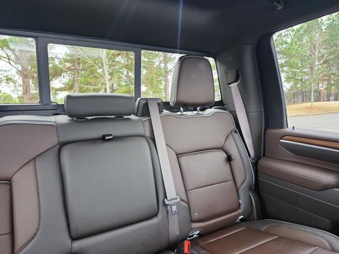 Used 2025 GMC Sierra 2500 Denali w/ Denali Reserve Package image 11