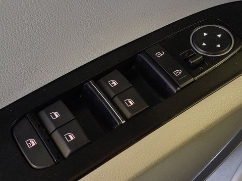 Used 2020 Kia Soul LX FWD image 27