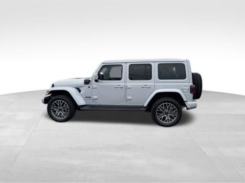 Used 2024 Jeep Wrangler High Altitude AWD/4WD image 10