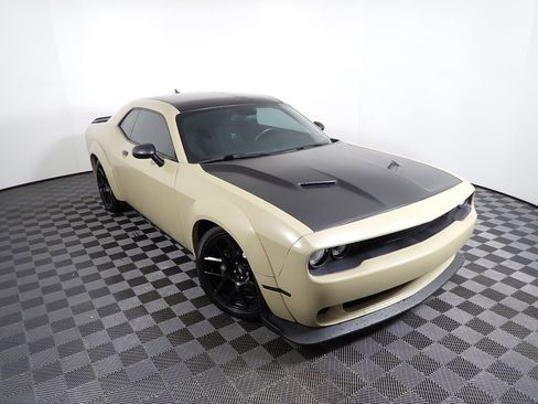 Used 2018 Dodge Challenger R/T Scat Pack RWD image 10