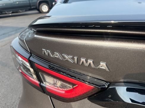 Used 2021 Nissan Maxima SR w/ Sport Mat Group FWD image 27