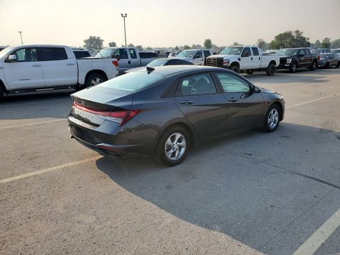 Used 2021 Hyundai Elantra SE FWD image 4