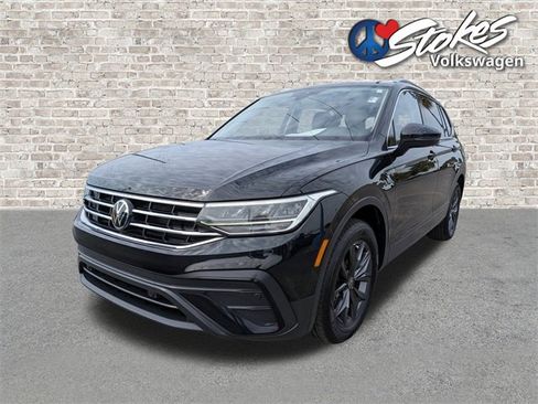 Certified 2023 Volkswagen Tiguan SE w/ Panoramic Sunroof Package image 8