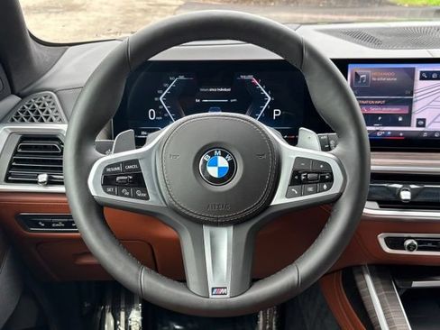 Used 2024 BMW X7 xDrive40i w/ M Sport Package AWD/4WD image 22