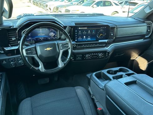 Used 2025 Chevrolet Silverado 2500 LT image 7