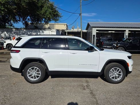 New 2025 Jeep Grand Cherokee Laredo X w/ Luxury Tech Group I image 7