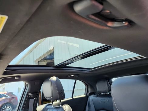 Used 2023 Cadillac XT4 Luxury w/ Cold Weather Package AWD/4WD image 18