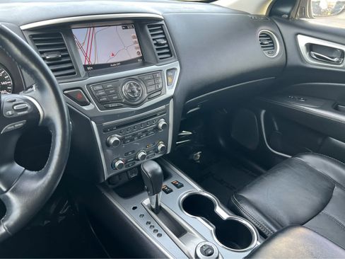 Used 2019 Nissan Pathfinder SL image 35