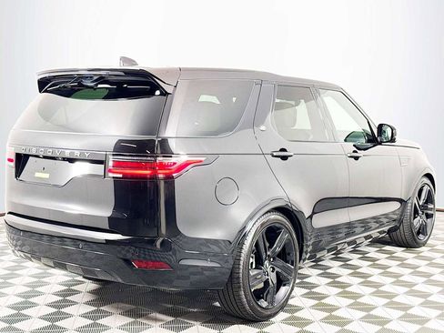 New 2025 Land Rover Discovery Dynamic SE image 5