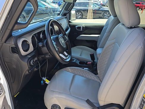 Used 2022 Jeep Wrangler Unlimited Sahara AWD/4WD image 7