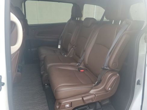 Certified 2025 Honda Odyssey Touring image 11