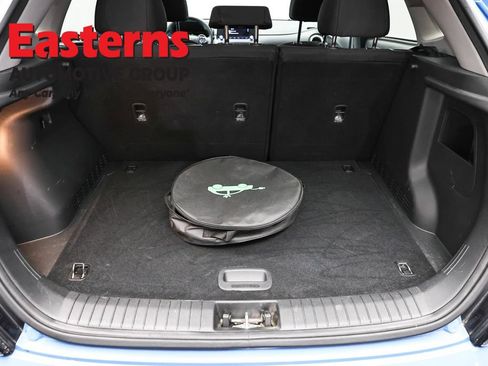 Used 2023 Hyundai Kona SE w/ Cargo Package FWD image 9