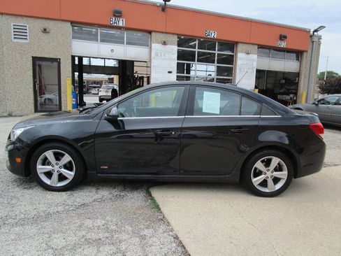 Used 2015 Chevrolet Cruze LT w/ Sun, Sound and Sport Package FWD image 6