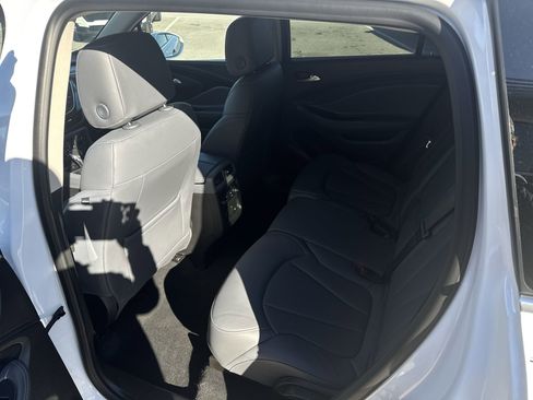 Used 2020 Buick Envision Essence image 22