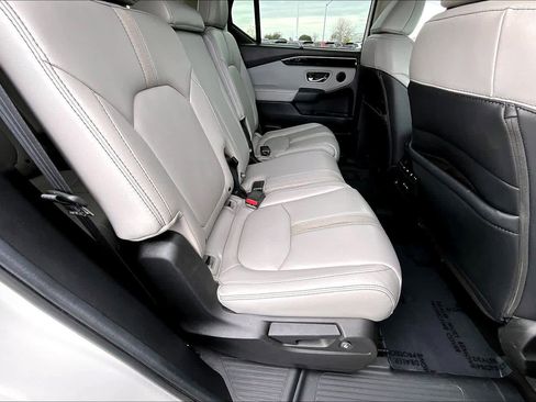 Used 2025 Honda Pilot EX-L image 19