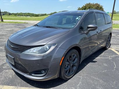 Used 2020 Chrysler Pacifica Touring w/ S Appearance Package