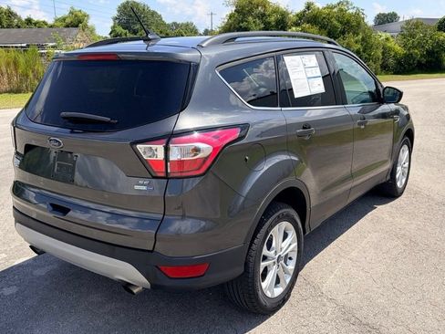 Certified 2018 Ford Escape SE w/ SE Sync 3 Package AWD/4WD image 3
