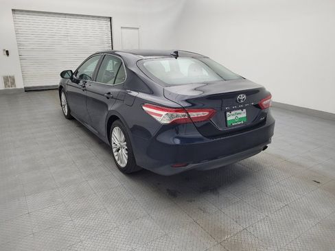 Used 2020 Toyota Camry XLE image 5