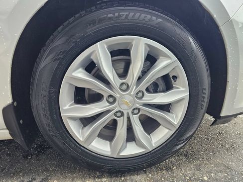 Used 2021 Chevrolet Malibu LT FWD image 8