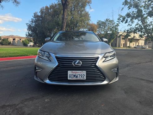 Used 2018 Lexus ES 350 w/ Navigation System Package FWD image 8