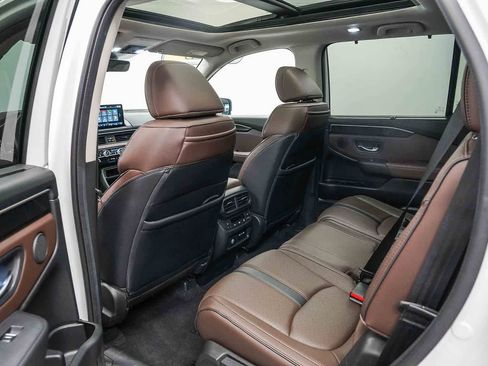 Used 2024 Honda Pilot Elite image 19