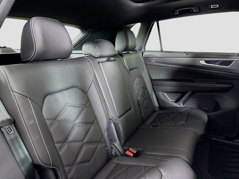 New 2026 Volkswagen Atlas Cross Sport SE image 28