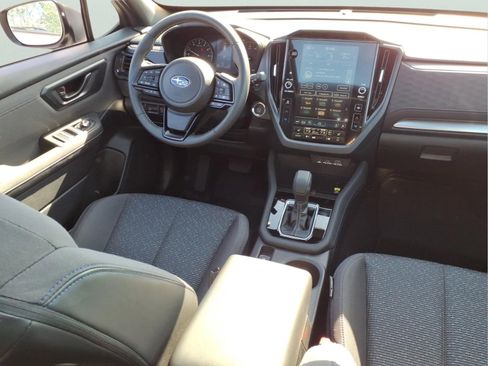 Certified 2025 Subaru Forester Premium AWD/4WD image 7
