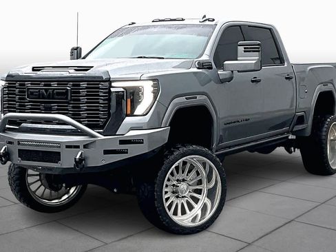 Used 2024 GMC Sierra 2500 Denali Ultimate w/ Max Trailering Package image 1