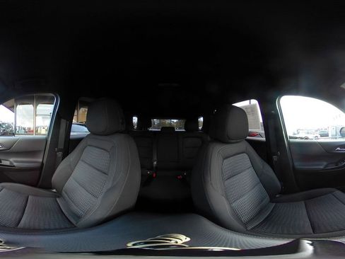 Used 2025 Chevrolet Equinox LT image 42