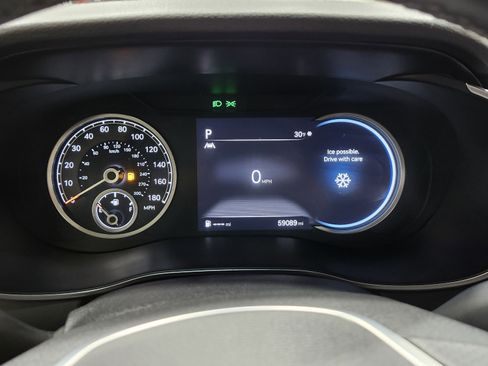 Used 2023 Genesis G70 2.0T image 28