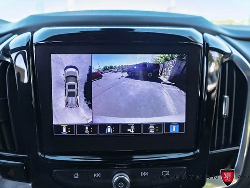 Used 2023 Chevrolet Traverse Premier AWD/4WD image 32