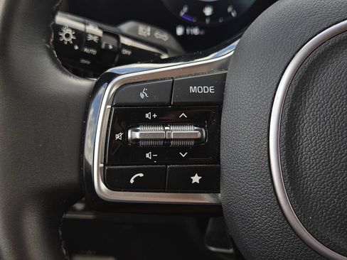 Used 2023 Kia Carnival SX image 13