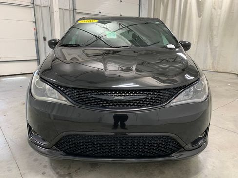 Used 2018 Chrysler Pacifica Touring Plus w/ S Appearance Package FWD image 30