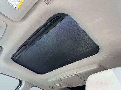 Used 2013 Chevrolet Traverse LTZ FWD image 15