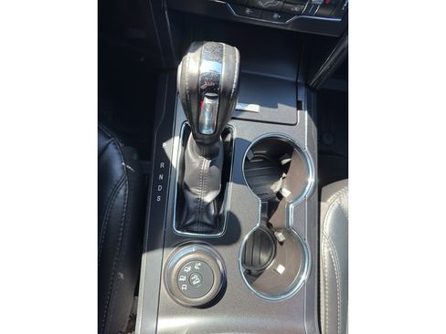 Used 2018 Ford Explorer XLT w/ Equipment Group 202A AWD/4WD image 23