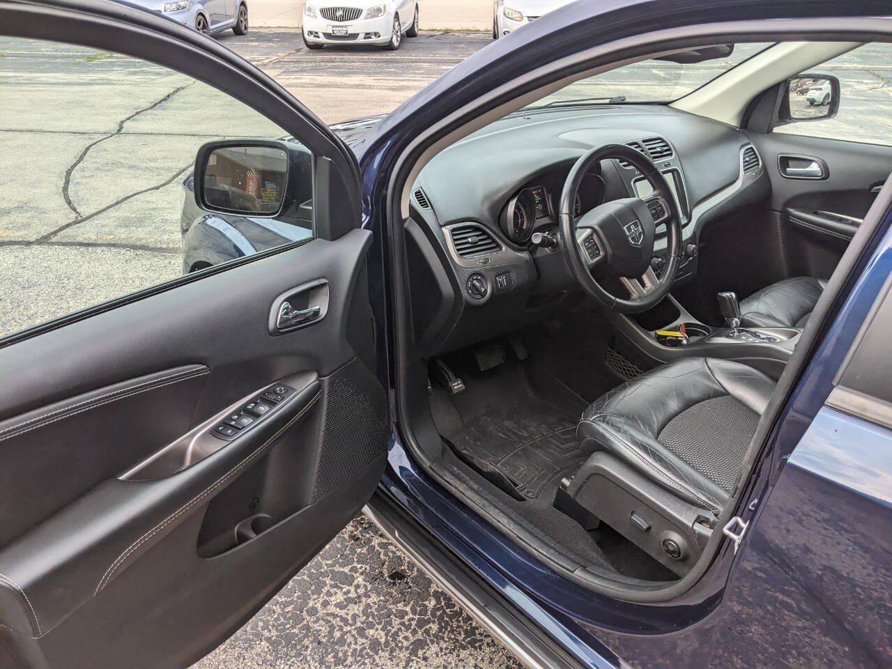 Used 2018 Dodge Journey Crossroad w/ Nav & Sun Group AWD/4WD image 9