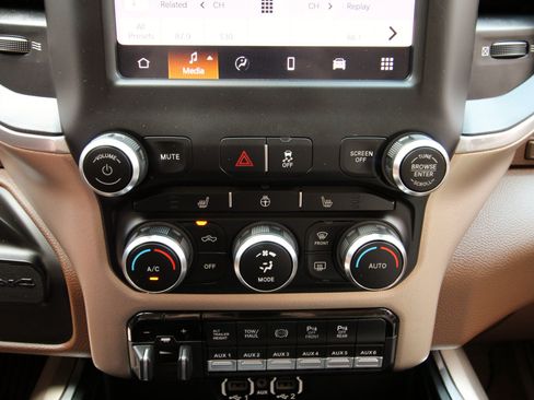 Used 2022 RAM 3500 Laramie w/ Body Color Bumper Group AWD/4WD image 32